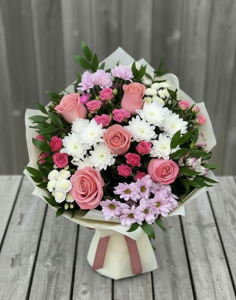 Букет цветов из: Альстромерии, Гвоздики, Розы и Хризантемы в Горячеисточненской