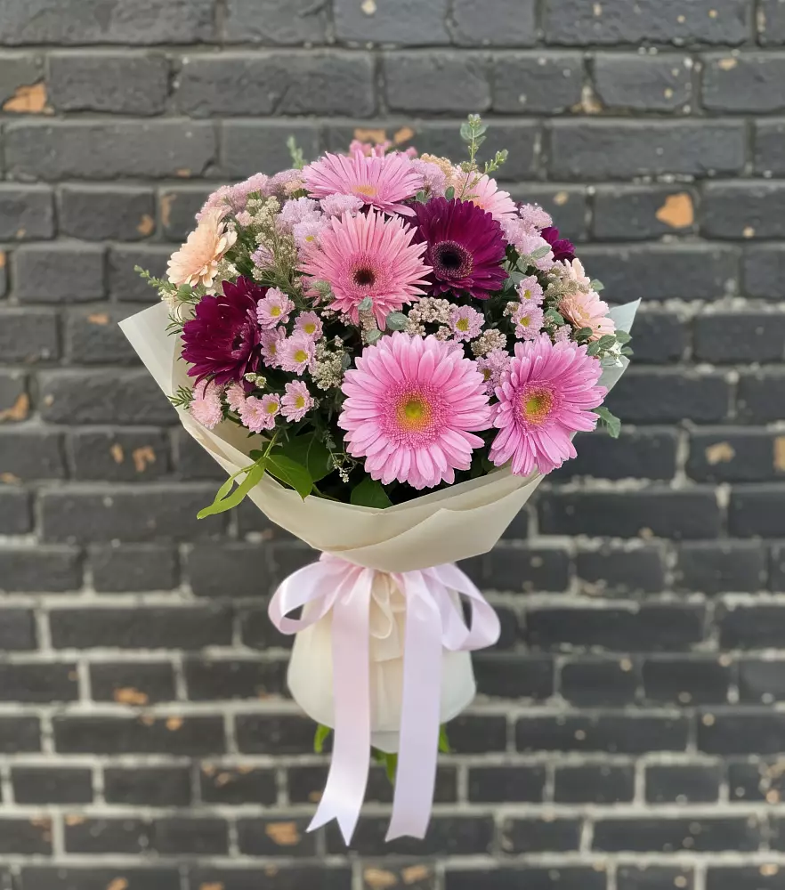 Букет цветов из: Герберы и Хризантемы в Горячеисточненской