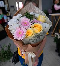 Букет цветов из:  Герберы, Розы и Хризантемы в Горячеисточненской