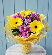 Букет цветов из:  Хризантемы и Герберы в Горячеисточненской