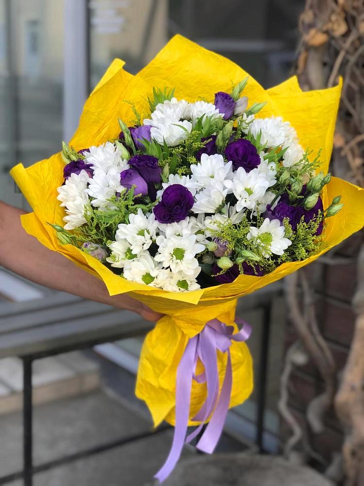 Букет цветов из: Ирисы, Хризантемы и Ромашки в Горячеисточненской
