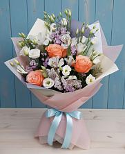 Букет цветов из:  Лизиантусы, Розы, Альстромерии и Гипсофила в Горячеисточненской