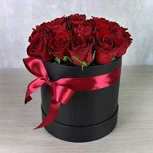 Цветочная композиция из Розы в шляпной коробке в Горячеисточненской
