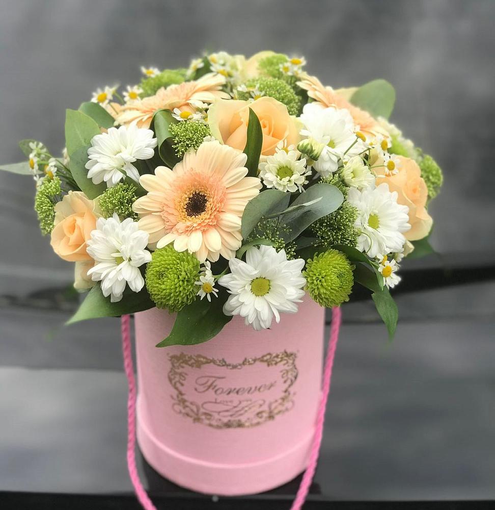 Цветочная композиция из Розы, Герберы и Хризантемы в шляпной коробке в Горячеисточненской